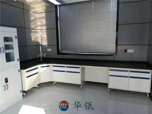 直鋪陶瓷防靜（jìng）電地板