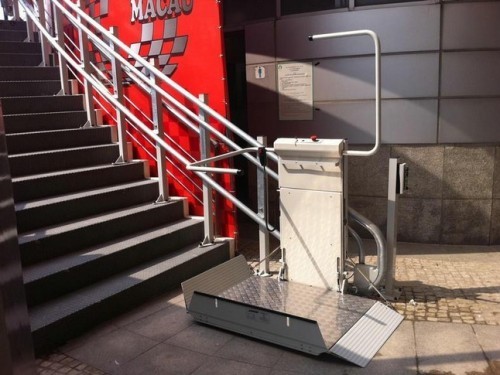 斜掛式（shì）升降平台